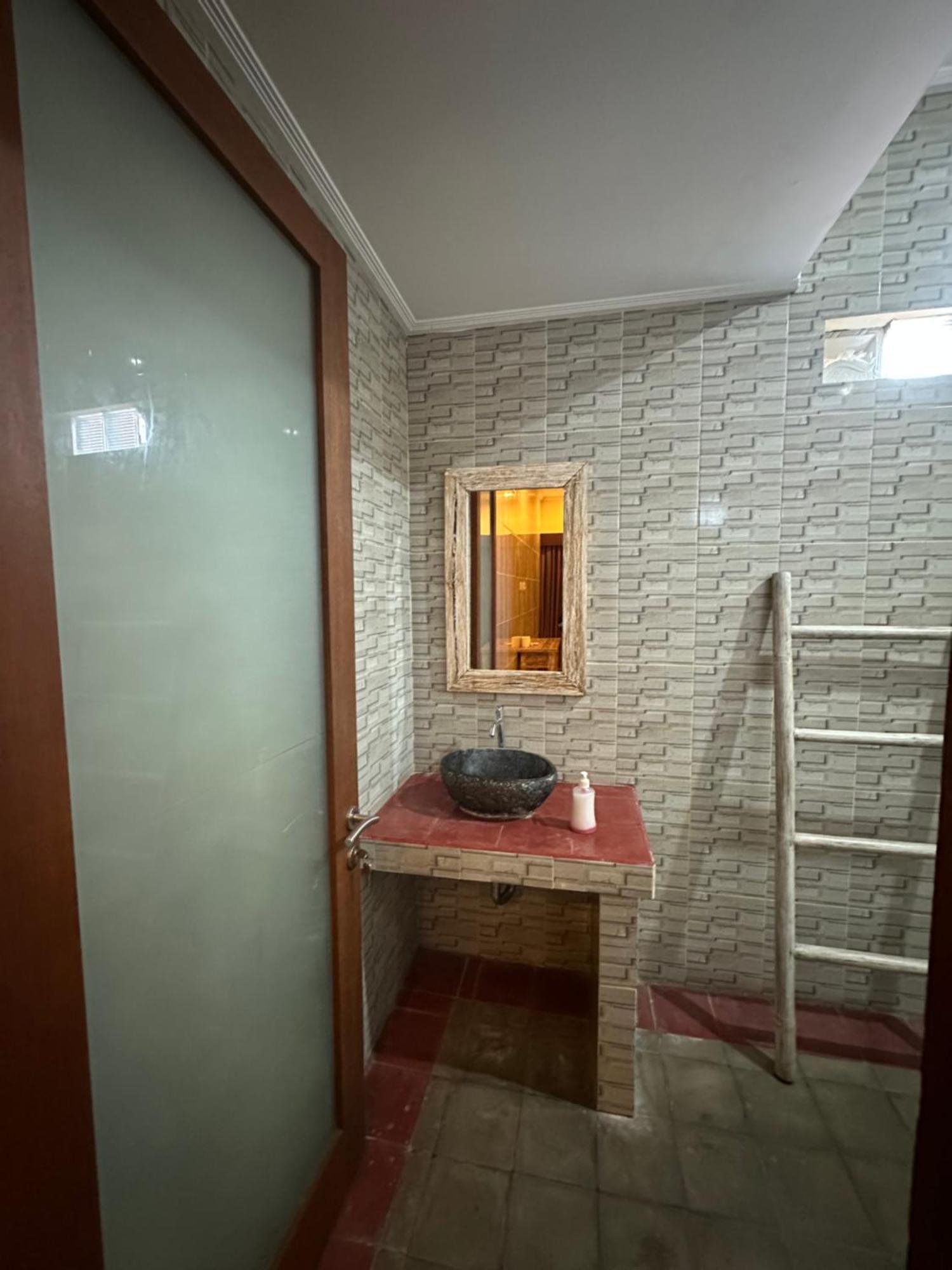 Dicky Guest House Batu Bolong ชังกู ภายนอก รูปภาพ
